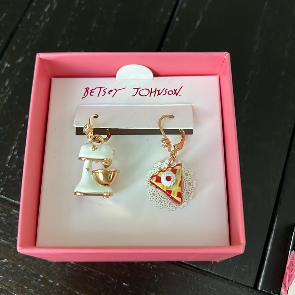Betsey Johnson Jewelry Set - Picture 9 of 9